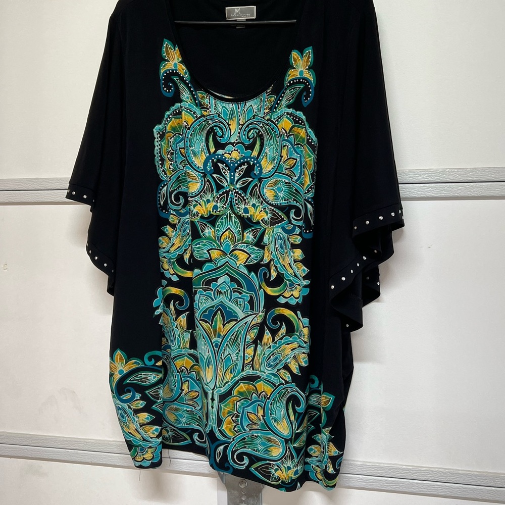 Women’s 3X top
